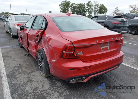 2019 Volvo S60 T6 R-Design z USA, uszkodzony, nr VIN 7JRA22TM4KG004573